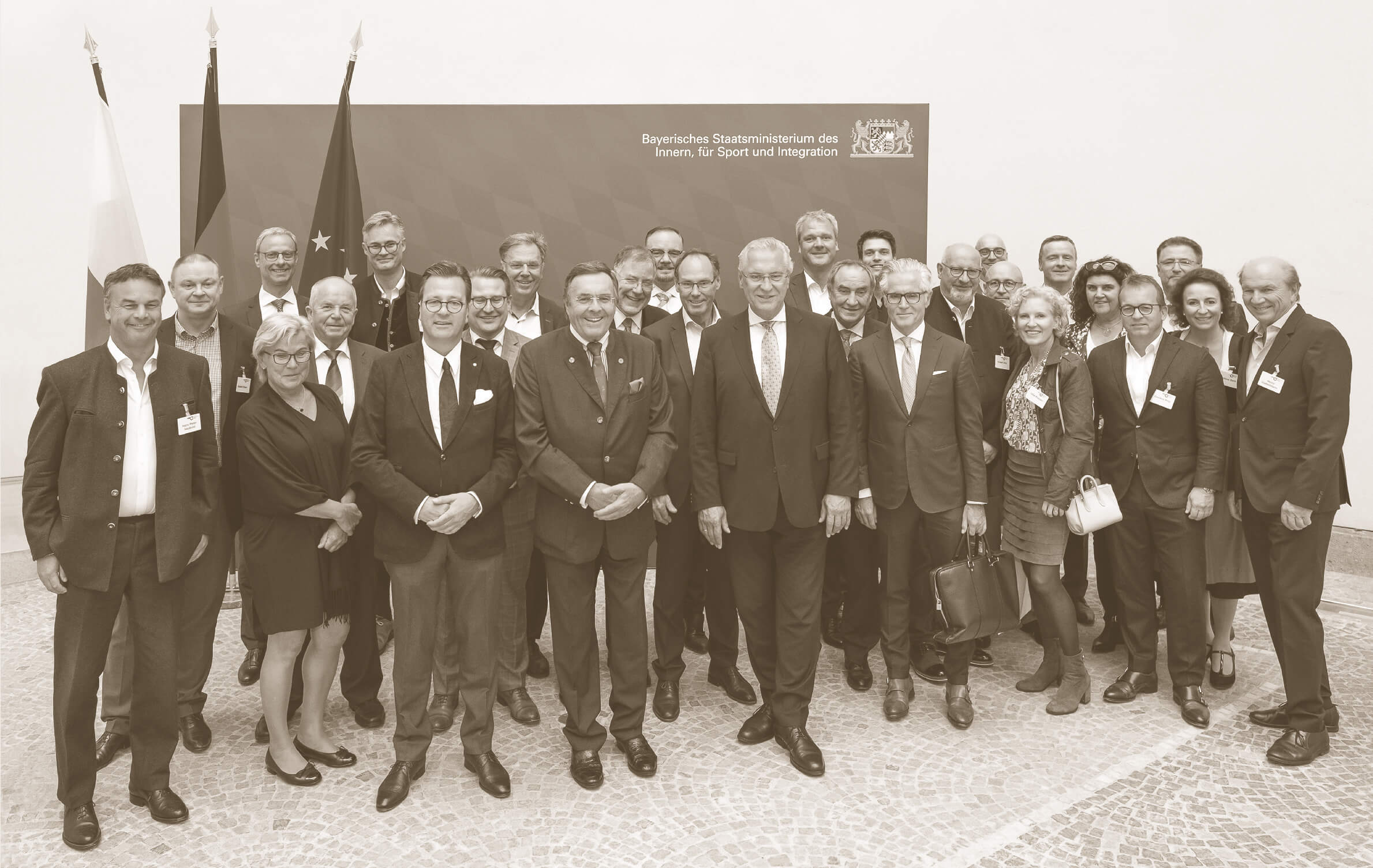 Foto: Der Bundeswirtschaftssenat im Gespräch mit dem bayerischen Innenminister Joachim Herrmann 2019 in München.